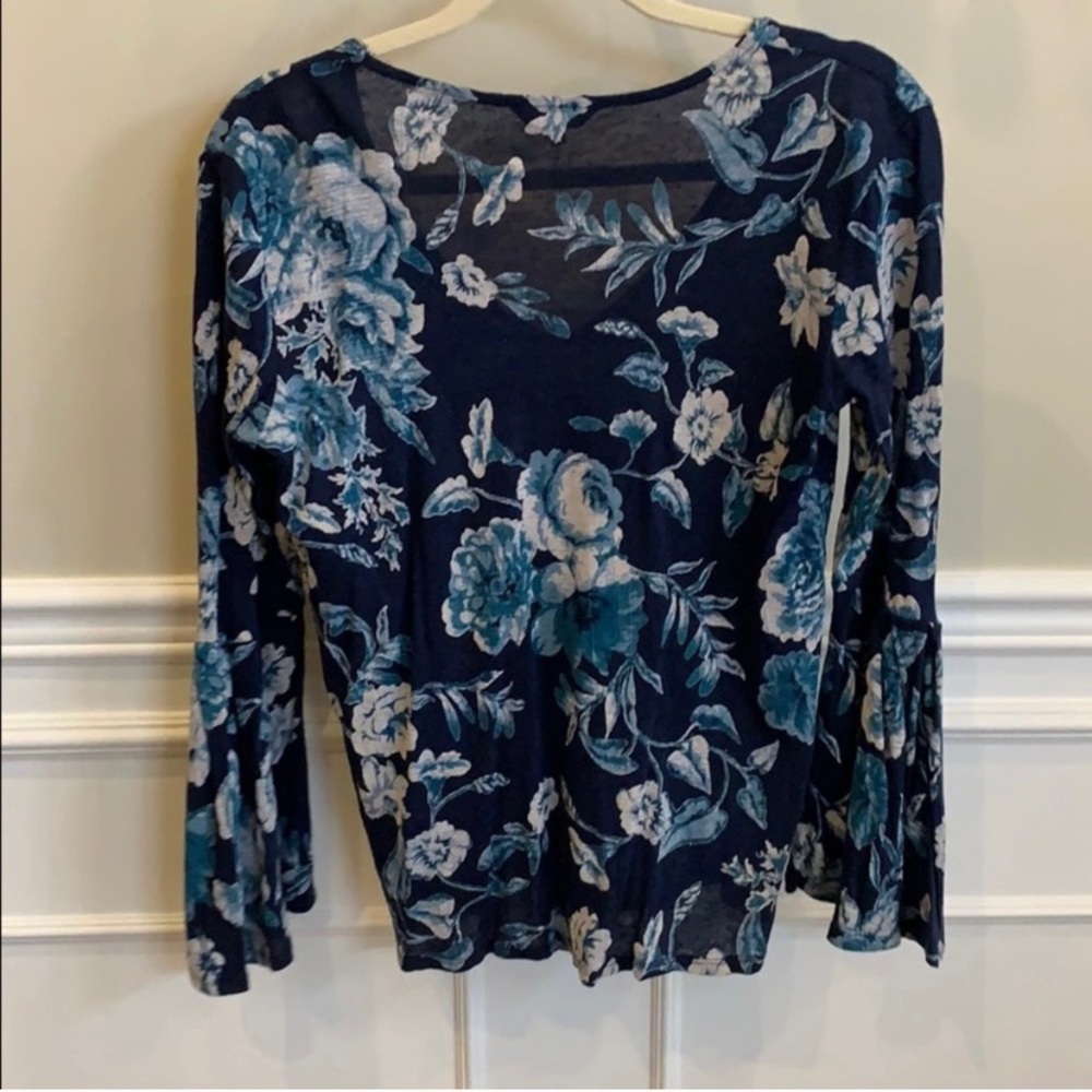 Blue floral top - Picture 2 of 5